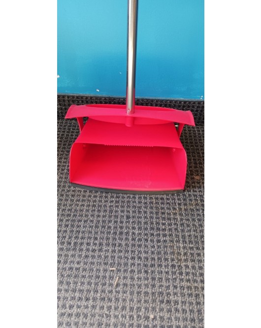 lobby dust pan with handle 13"